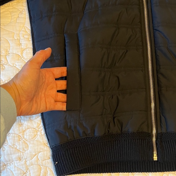 Hybrid Quilt and Knit Zip-Through Jacket in Navy - Picture 4 of 9